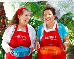 10 Parmağında 10 Marifet  `Suzan Kardeş... 'BEKRİYA SOFRASI'  KİTAP OLDU!