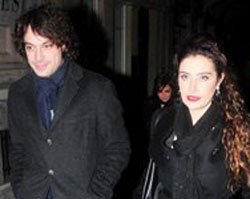 Sıla... HEM İŞTE, HEM AŞKTA DURMAK YOK!