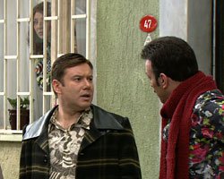 'Seksenler'... ERGUN VE NAZLI KÖŞEYE SIKIŞTI!