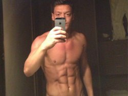 Mesut Özil... ÇIPLAK RESİMLERİNİ PAYLAŞTI!