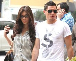 Ceren Hindistan-Özer Hurmacı... İLİŞKİYİ DAYAK BİTİRDİ!