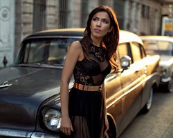 Burcu Güneş... 'GÜL KOKUSU' İLE GELİYOR!