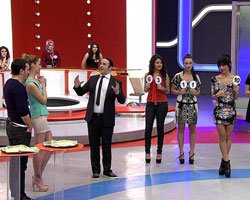 'Ben Bilmem Eşim Bilir'... BU OYUN HANIMLARI KISKANÇLIK KRİZİNE SOKTU!