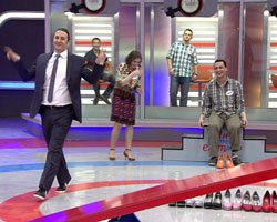 'Ben Bilmem Eşim Bilir'... BEYLERİN TOPUKLU AYAKKABI TARZI GÜLDÜRDÜ!