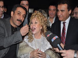 Bedia Akartürk... SÜRPRİZ DOĞUM GÜNÜ!..