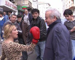 'Şans Kapıda'... DİŞİ ROCKY YOLLARDA!