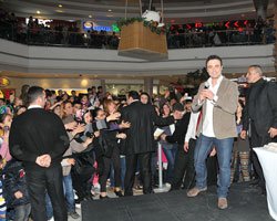 Kutsi... SEVGİLİLER GÜNÜ'NDE İZDİHAM!