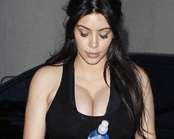 Kim Kardashian... KIYAFETLERE SIĞMIYOR!