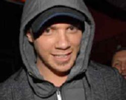 Sinan Akçıl... YENİ İMAJINI SIR GİBİ SAKLIYOR!