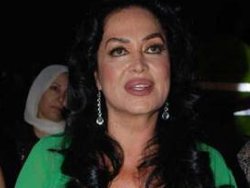 Türkan Şoray... KADIN MAHKUMLARI ZİYARET ETTİ!