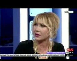 Gizem Ödilli... 'BEYAZ MENEMEN GİBİ GİYİNİYOR!'