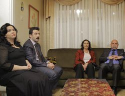 'Beni Böyle Sev'... ÖMER'İN AİLESİ AYŞEM'İ İSTEMEYE GELİYOR !