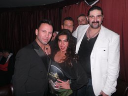 Bombay Kulüp? ÜNLÜLER ZAZA'YI YALNIZ BIRAKMADI!