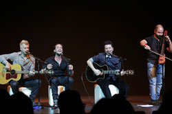 Pis'Ton... SOKAK ÇOCUKLARI İÇİN SAHNEDE!