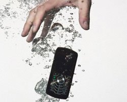 TUVALETE DÜŞEN TELEFON NASIL KURTARILIR?