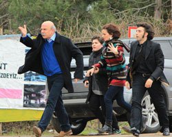 `Beni Böyle Sev`... NAIL ÖMER`IN PESINDEN GIDIYOR!