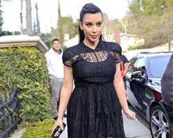 Kim Kardashian... BİR AY ERKEN DOĞURDU!