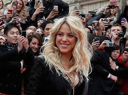 Shakira... PARİS`TE İZDİHAM YARATTI!