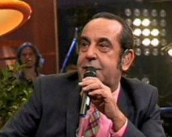 Özkan Uğur... `KANSER` HABERLERİNE YALANLAMA!