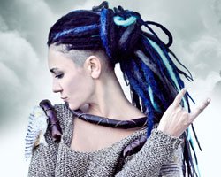 Özlem Tekin... `KARGALAR` LA ÖZGÜRLÜĞÜ ANLATTI!