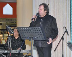 Recep Aktuğ... `AŞK ŞARKILARI` İLE MEST ETTİ!