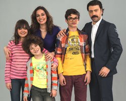 `Bir Yastıkta`... YEPYENİ BÖLÜMLERİYLE RAMAZANDA EKRANDA!