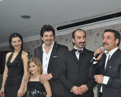 Ekin... MÜZİK KARİYERİNİN 20. YILINI KUTLADI!