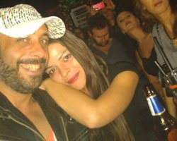 Ececan Gümeci... SEVGİLİYE MORAL DESTEĞİ!