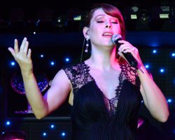 Funda Arar... `DOĞUMU İSTANBUL`DA YAPACAĞIM`