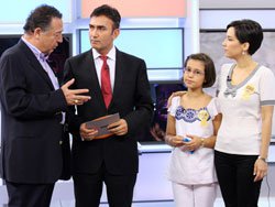 Kayahan-İpek Açar... KIZLARI ASLI GÖNÜL`E SUDAN`LI KARDEŞ!