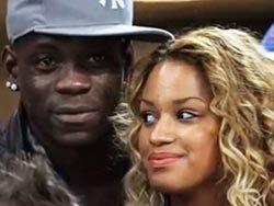 Mario Balotelli... KIZ ARKADAŞI REAL MADRİD`Lİ FUTBOLCULARLA BİRLİKTE OLMAKTAN BİR GOLLE KURTULDU!