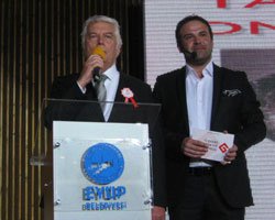 Tamer Yiğit... HEMŞERİLERİNDEN VEFA ÖRNEĞİ!