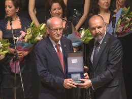 Muzaffer Sarısözen... ÖLÜMÜNÜN 50.YILINDA MUHTEŞEM BİR KONSERLE ANILDI!