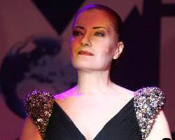 Candan Erçetin... ANNESİNİ KAYBETTİ VE O GECE SAHNEYE ÇIKTI!