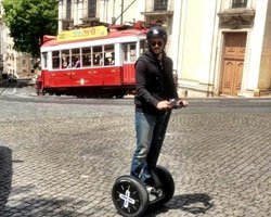 Tolgahan Sayışman... GİNGER`A BİNDİ LİZBON`UN ALTINI ÜSTÜNE GETİRDİ!