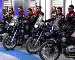 `Ben Bilmem Eşim Bilir`... BU HAFTA SONU YİNE EKRAN BAŞINA TOPLAYACAK!