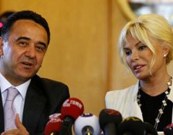 Ajda Pekkan... HAYVAN HAKLARI İÇİN TÜRKİYE BÜYÜK MİLLET MECLİSİ`NDE!