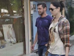 Yıdız Çağrı Atiksoy... İZMİR`DE ELELE!