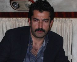Kenan İmirzalioğlu... YOK BÖYLE `GÜZELLİK`