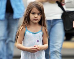 7 YAŞINDA MODA KOLEKSİYONU ÇIKARIYOR!