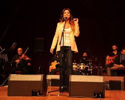 Aslı Hünel... VEFA ÖRNEĞİ GÖSTERDİ!