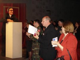 Ali Erdoğan...KOSOVA'DA SEVENLERİYLE BULUŞTU!