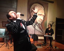 Ahmet Selçuk İlkan... ANKARA SOSYAL GÜVENLİK BİNASINDA ŞİİR RÜZGARI ESTİ!