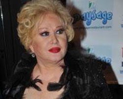 Muazzez Abacı... EBRU GÜNDEŞ`İN YERİNE SAHNE ALACAK!