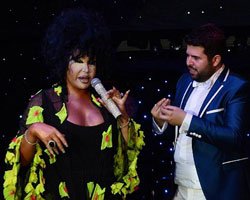 Bülent Ersoy... `BEN SANA ORALARIMI ELLETİR MİYİM?`