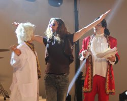 Eflatun... NOSTRADAMUS`A ŞARKI YAZDI!