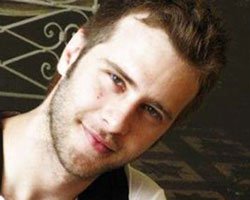 Özgür Çevik... GAZ BOMBASI KAPSÜLÜ İLE HASTANELİK OLDU!