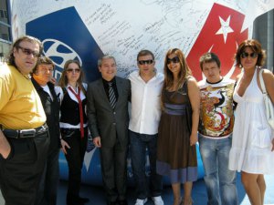 EURO 2008 "İYİ DİLEK TOPU" `NA SANAT DÜNYASI İMZA ATTI!..