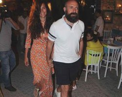 Halit-Bergüzar Ergenç... DİZİLERİ FİNAL YAPTI, TATİLE ÇIKTILAR!