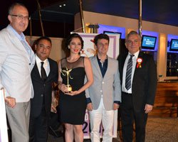 Merve Sevi... YENİ TİYATRO OYUNU ÖDÜL  ALDI!